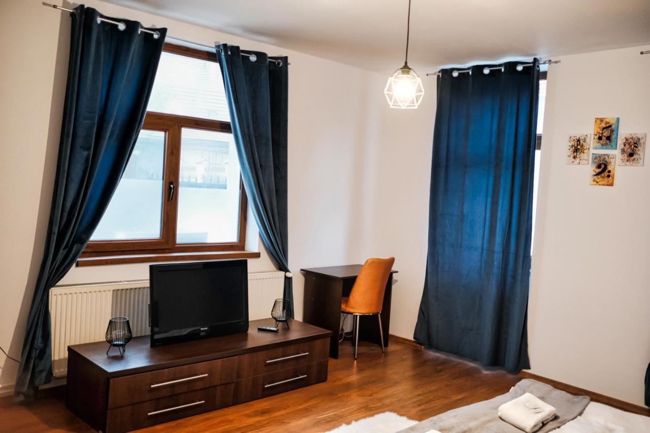 Apartament Londof Housing City Center Braszów Zewnętrze zdjęcie